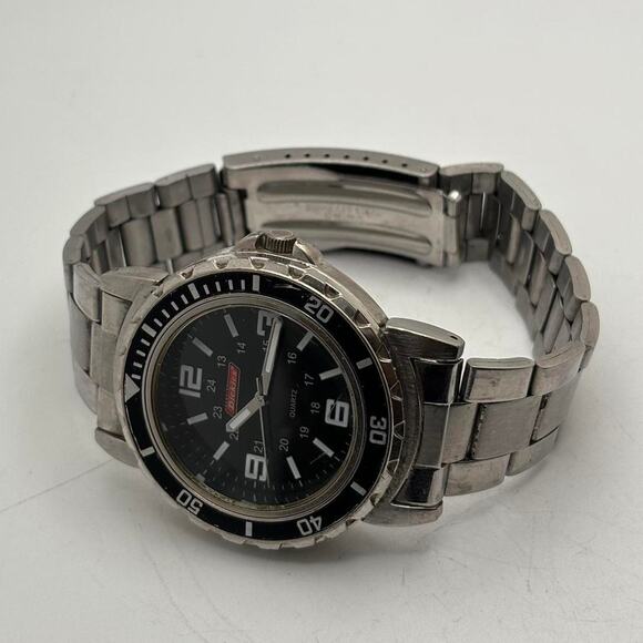 Silver mens dickies watch - Picture 3 of 3